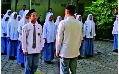 Upacara Benddera Hari Senin